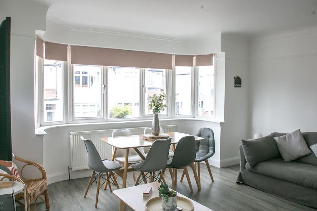 Stylish Retreat In Leigh-On-Sea Apartman Southend-on-Sea Kültér fotó
